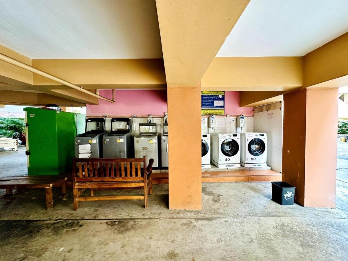 Wisdom Burg Bangsaen, Pool, Gym Aparthotel Ban Rong Khoei Exterior foto