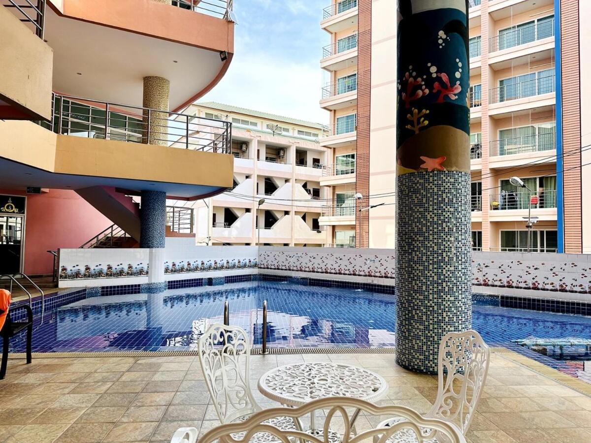 Wisdom Burg Bangsaen, Pool, Gym Aparthotel Ban Rong Khoei Exterior foto
