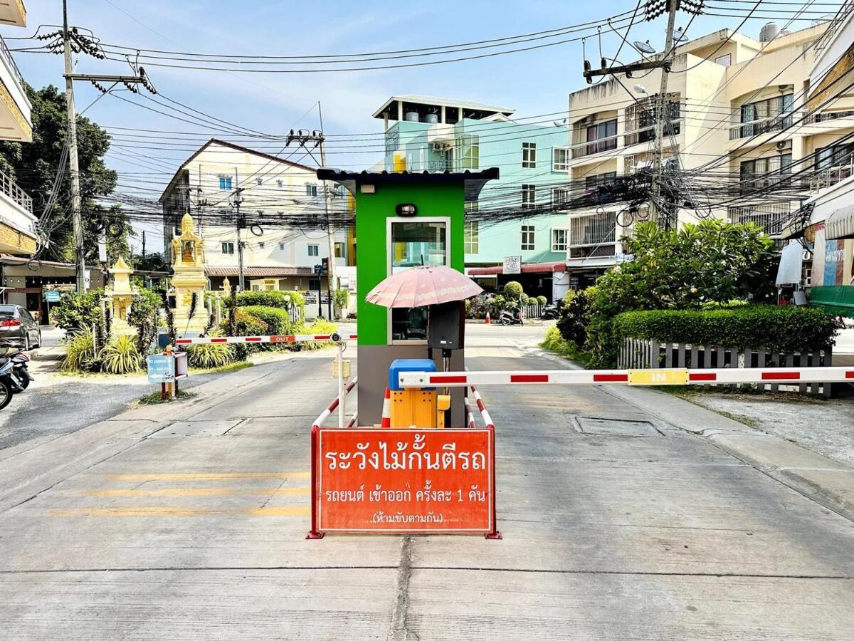 Wisdom Burg Bangsaen, Pool, Gym Aparthotel Ban Rong Khoei Exterior foto