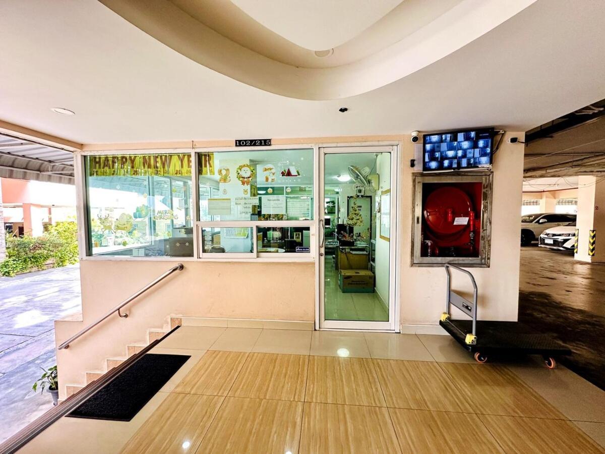 Wisdom Burg Bangsaen, Pool, Gym Aparthotel Ban Rong Khoei Exterior foto