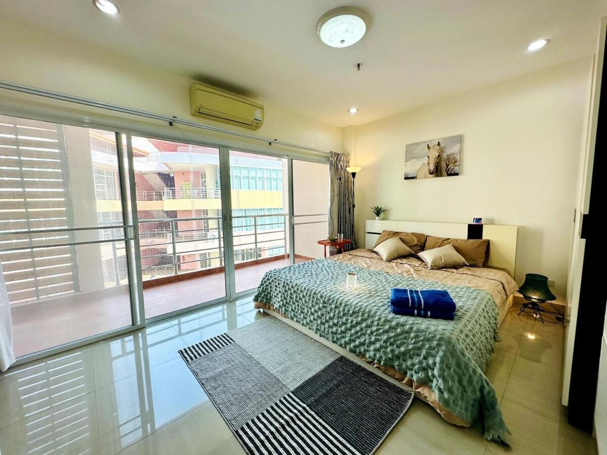 Wisdom Burg Bangsaen, Pool, Gym Aparthotel Ban Rong Khoei Exterior foto